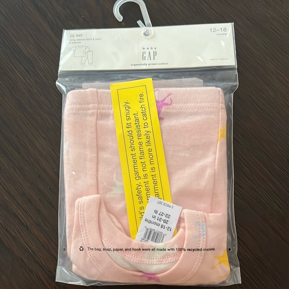 Baby Gap - 2 piece set. 12-18 months